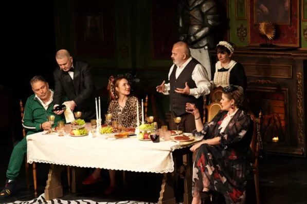 İstanbul Beylikdüzü Belediyesi, kültür ve sanat sezonunu tiyatrodan konsere, stand-up gösterilerinden