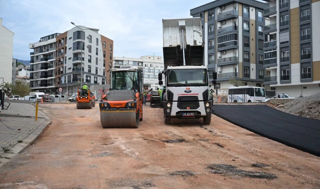 Bornova genelinde yol yapım, kaldırım, refüj ve çevre düzenleme çalışmalarını