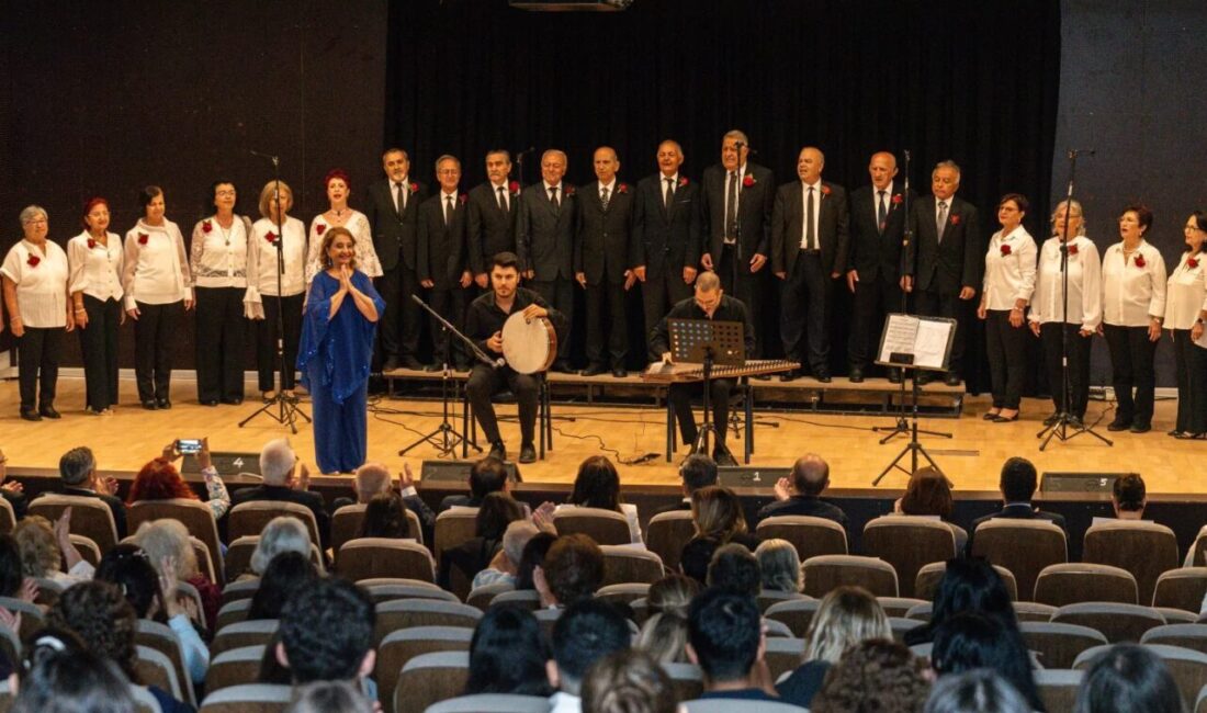 İzmir Büyükşehir Belediyesi ve Ege Geriatri Derneği iş birliğinde düzenlenen