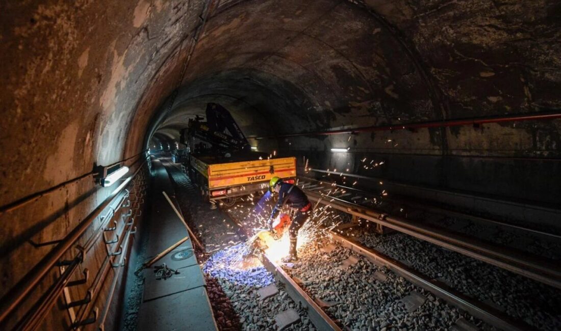 İzmir Büyükşehir Belediyesi, metro hattında güvenli ve kesintisiz ulaşımı sağlamak