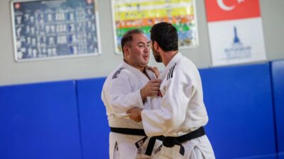 İzmir Büyükşehir Belediyesi Spor Kulübü'nün görme engelli milli judocusu Gökhan
