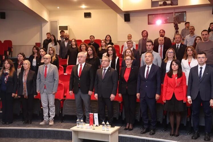 Dokuz Eylül Üniversitesi (DEÜ) ev sahipliğinde, Cumhuriyet Bayramı kutlamaları kapsamında
