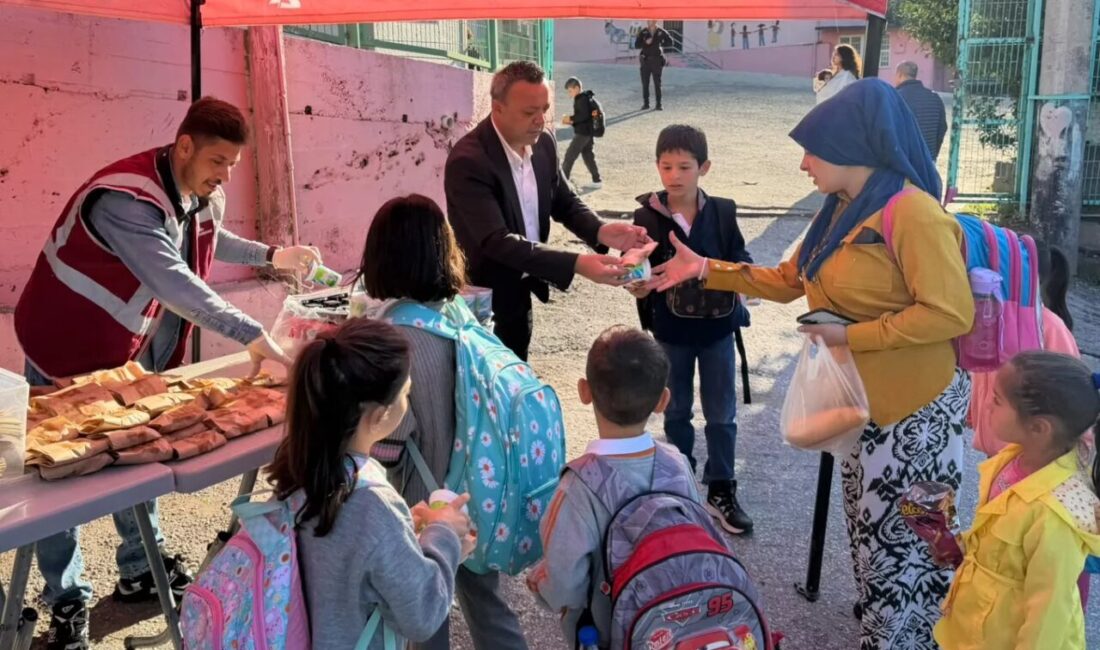 İzmit Belediyesinin Beslenme Saati Projesi kapsamında Topçular, Gültepe ve Tavşantepe