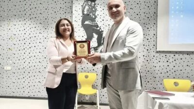 İzmir’in Karabağlar ilçesindeki Seniha Mayda Ortaokulu’nda, 2022-2026 yılları arasında Okul