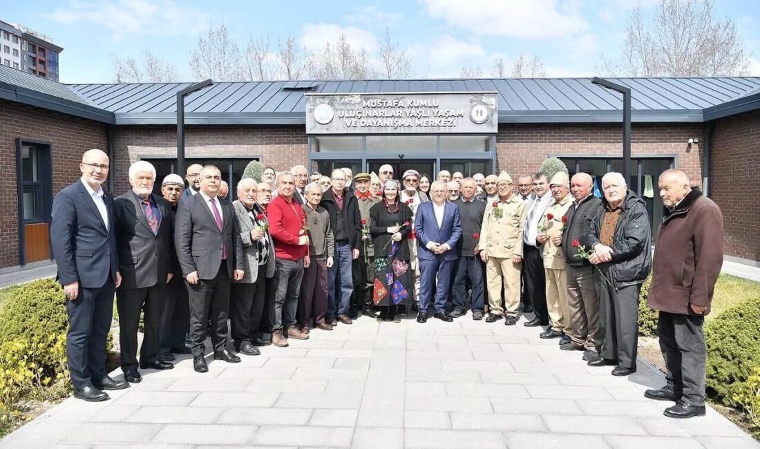 Kayseri Büyükşehir Belediye Başkanı Dr. Memduh Büyükkılıç, 1 Ekim Dünya