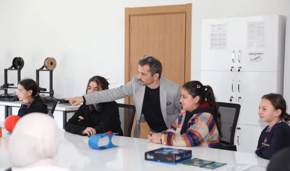 Kayseri Kocasinan Belediyesi, yenilikçi vizyonu doğrultusunda gençleri geleceğin teknolojileriyle buluşturmayı