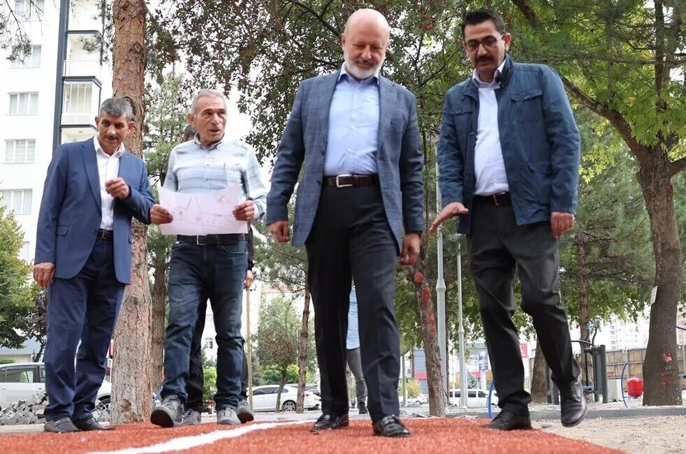 Kayseri Kocasinan Belediyesi, ilçenin yıllardır vatandaşlara hizmet veren parklarını günün