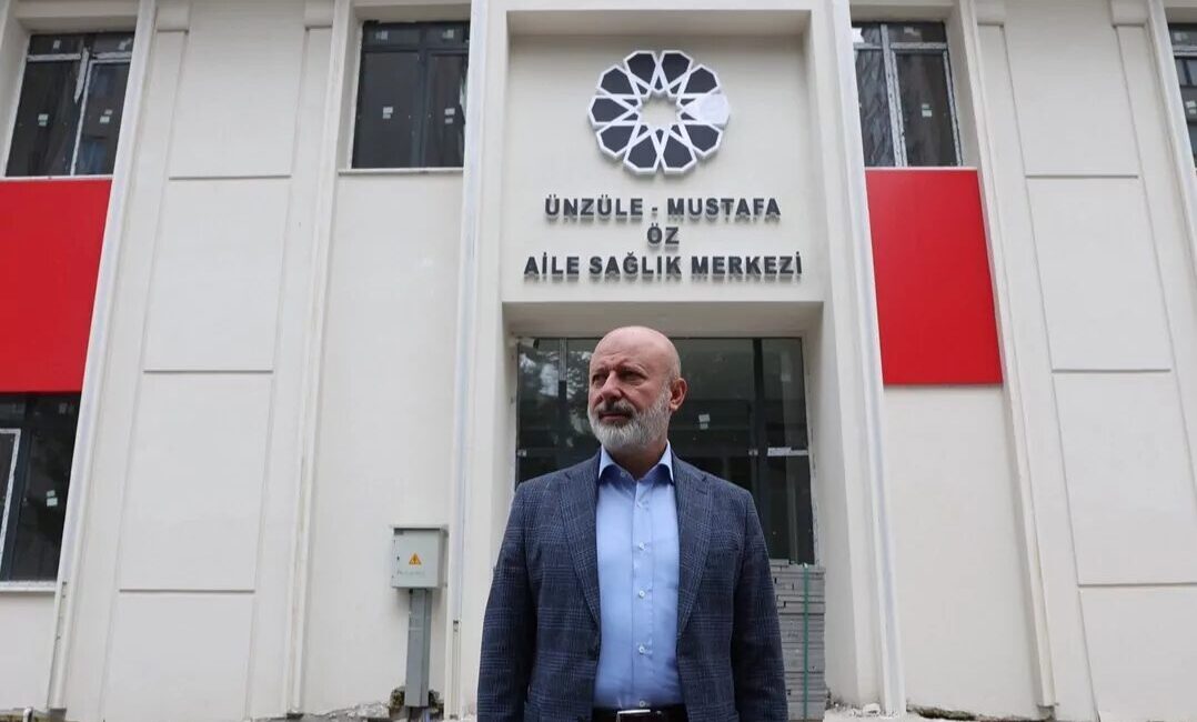Kayseri Kocasinan Belediye Başkanı Ahmet Çolakbayrakdar, Erciyesevler Mahallesi’nde hayırseverin desteğiyle