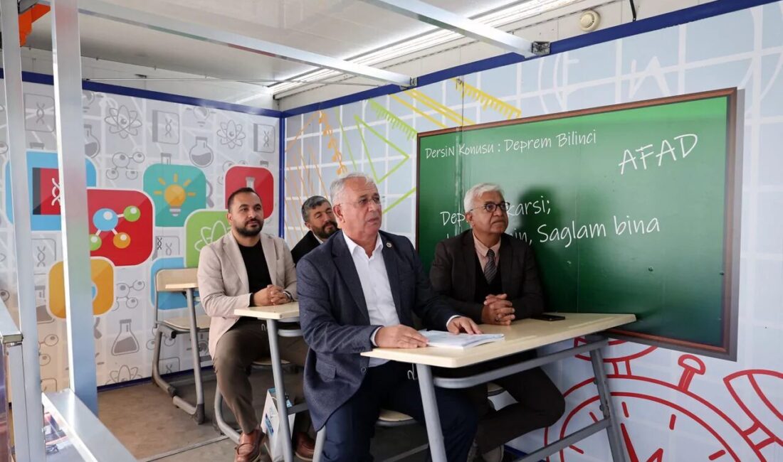 Kayseri Talas Belediyesi ve AFAD iş birliğiyle düzenlenen eğitimde deprem