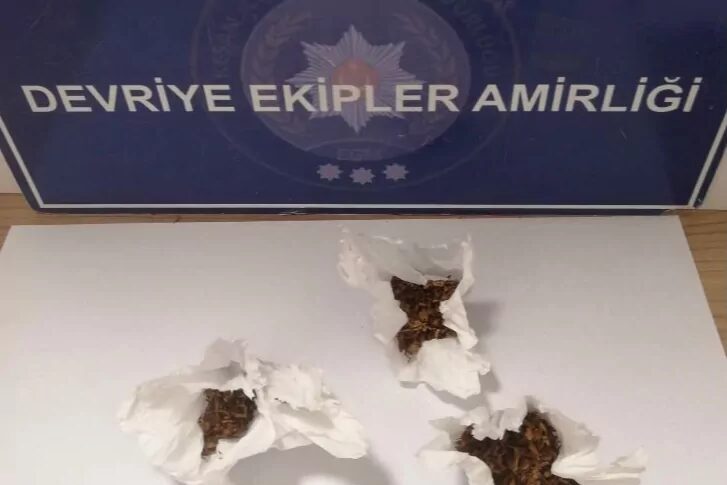 Keşan'da polis ekiplerinin düzenlediği başarılı operasyonda, ticari takside yapılan aramada