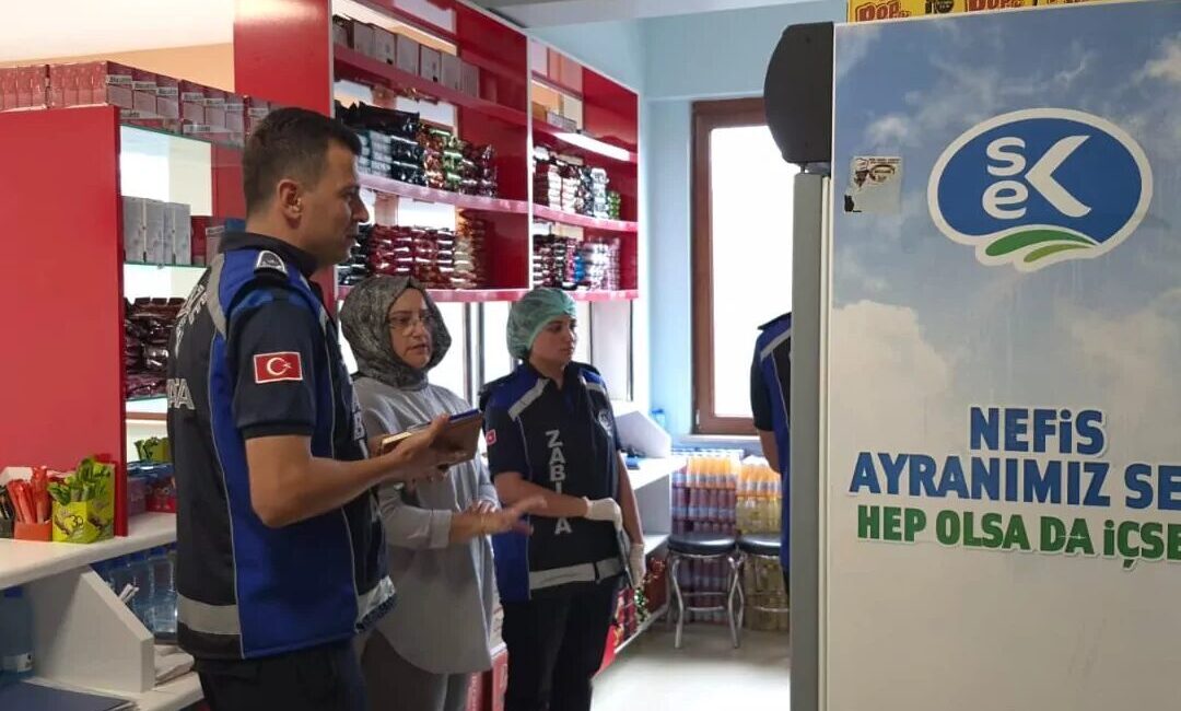 Kocaeli Gebze Belediyesi Zabıta Müdürlüğü ekipleri, yeni eğitim-öğretim yılıyla birlikte