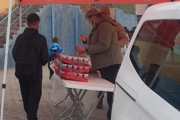 Kocaeli İzmit Belediyesinin çocukların okul günlerinde sağlıklı ve dengeli beslenmelerine