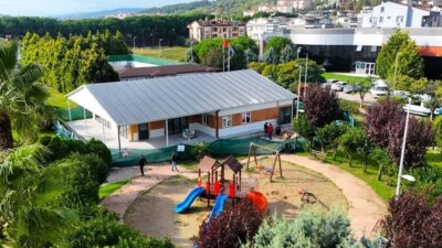 Kocaeli Büyükşehir Belediyesi’nin İzmit Plajyolu’nda emekli polislerin sosyal yaşamına katkı