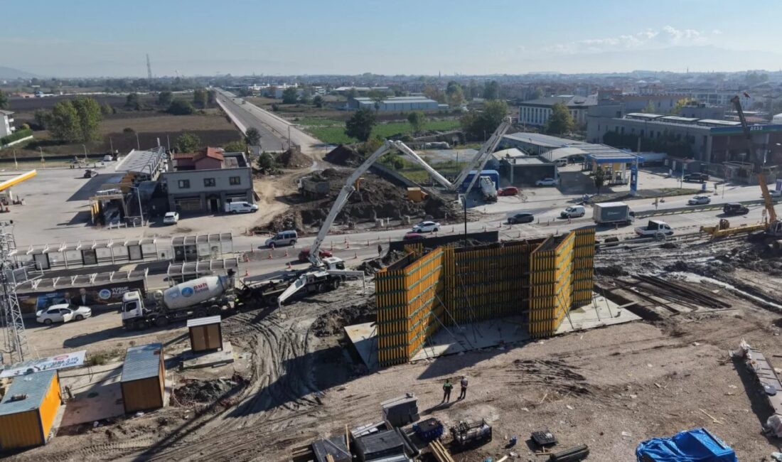 Sakarya Büyükşehir Belediyesi, şehrin dört bir yanında ulaşım altyapısını güçlendirirken