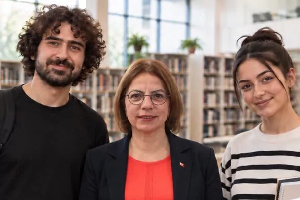 Maltepe Belediyesi ve Süreyya Paşa Vakfı aracılığıyla üniversite öğrencilerine verilen