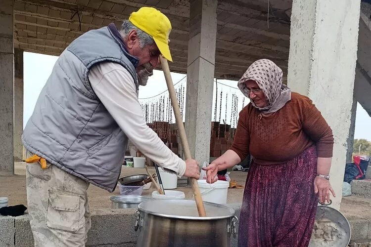 Mardin’in Ömerli ilçesinde asırlardır süregelen bağ bozumu geleneği bu yıl