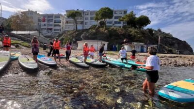 Bursa'nın Mudanya ilçesinde 24 Kasım Öğretmenler Günü öncesinde düzenlenen ayakta