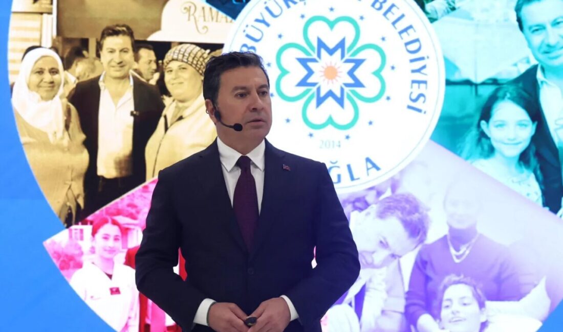 Muğla Büyükşehir Belediye Başkanı Ahmet Aras, Cumhuriyet Halk Partisi üyeliğinden
