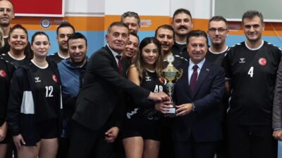 Muğla Büyükşehir Belediyesi, 29 Ekim Cumhuriyet Bayramı etkinlikleri kapsamında belediye personeline