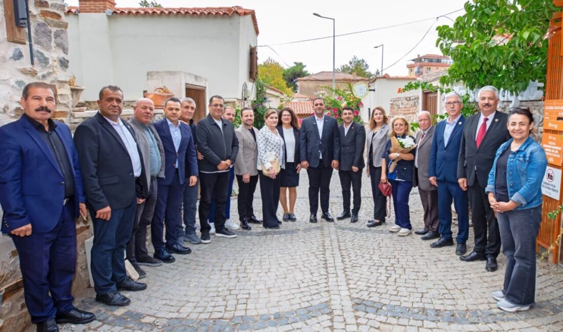 Narlıdere Belediye Başkanı Erman Uzun, İzmir Muhtarlar Federasyonu Başkanı Sedat