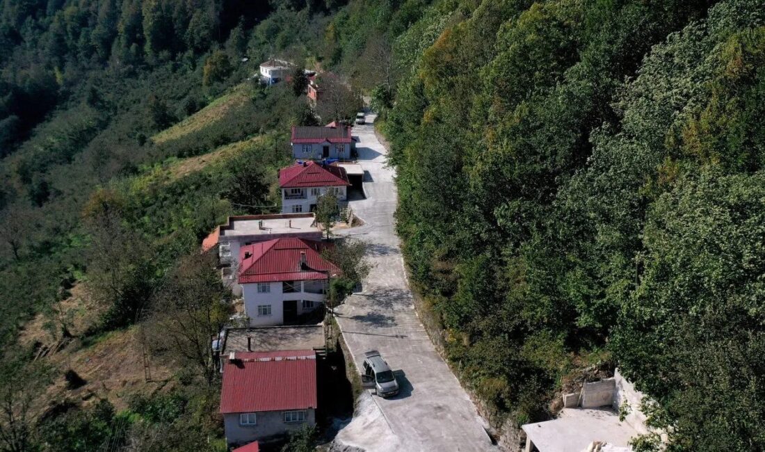 Ordu Büyükşehir Belediyesi, kırsal mahallelerde ulaşım konforunu artırmak amacıyla yol