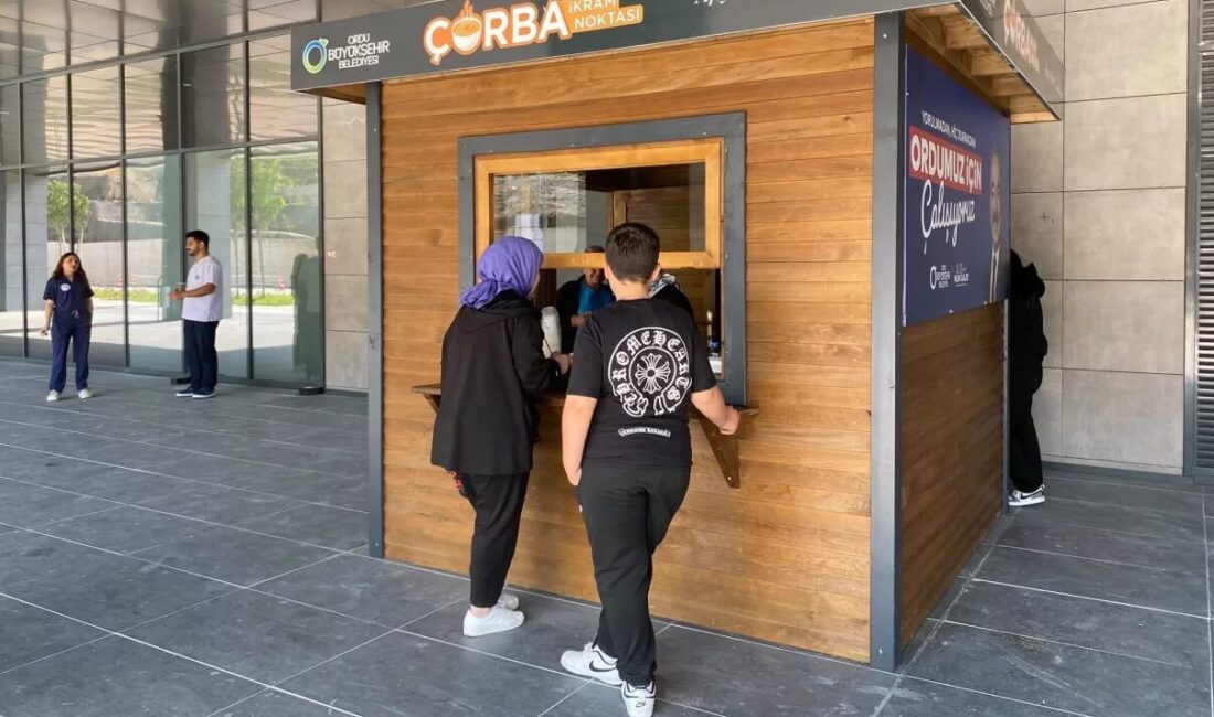 Ordu Büyükşehir Belediyesi, Ordu Şehir Hastanesi’nde vatandaşlar, hasta yakınları ve