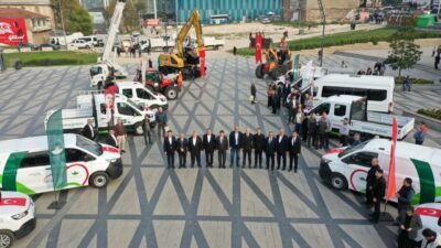 Bursa'da Osmangazi Belediyesi, ilçede yaşayan vatandaşlara daha güçlü ve kaliteli