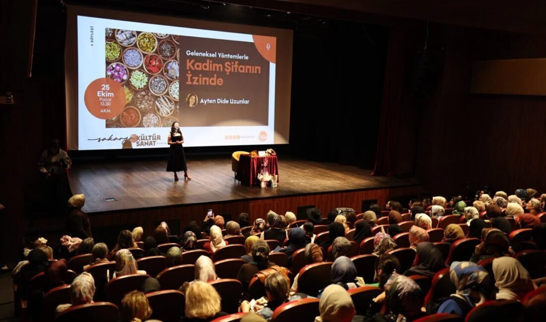 Sakarya Büyükşehir Belediyesi Ekim Kültür Sanat Etkinlikleriyle, edebiyattan sanata, tarihten