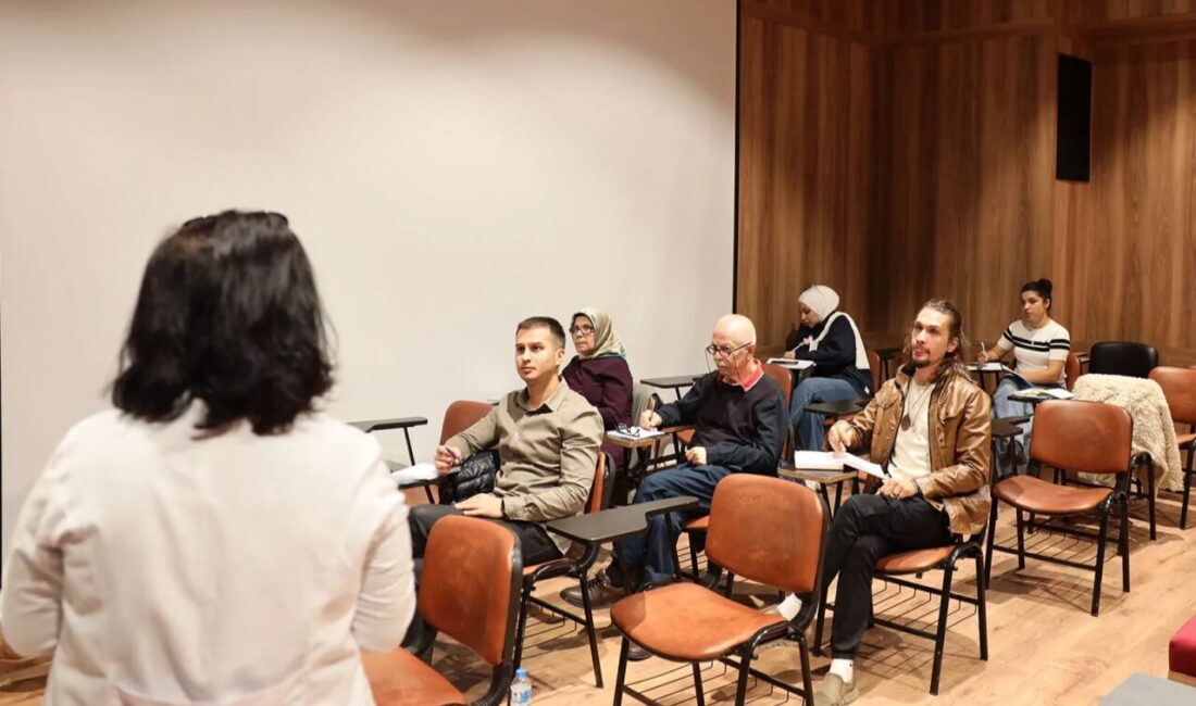 Sakarya Büyükşehir Belediyesi’nin SAMEK kurslarında yeni dönem başladı. AKM’de İngilizce