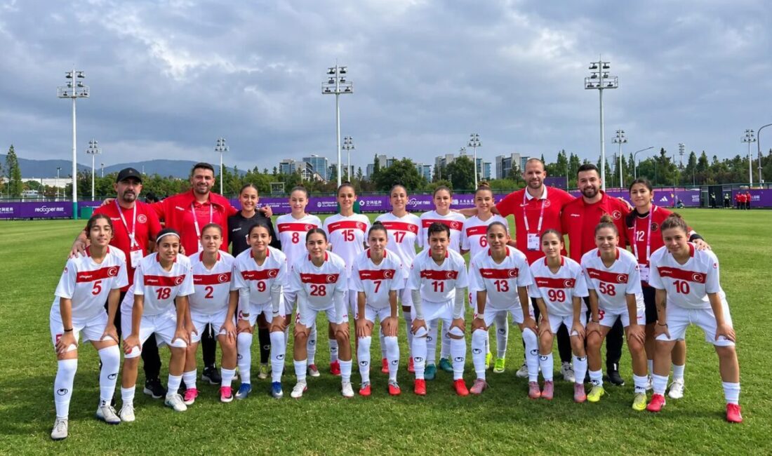 Türkiye şampiyonu Merter Final Okulları Kız Futbol Takımı, Çin'in Suzhou