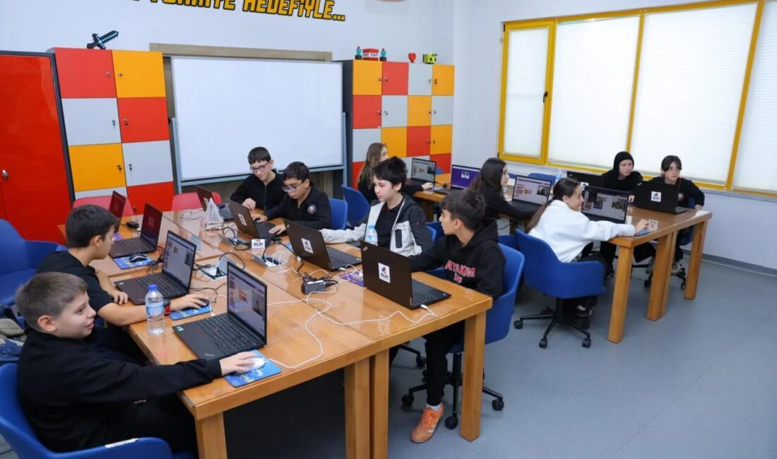 Samsun Büyükşehir Belediyesi çocukların bilimsel meraklarını geliştirmek, teknolojiyle üretmelerini sağlamak