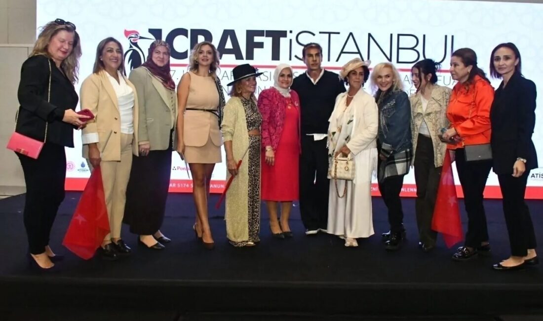 KAST-KADER’in Şapka ve Kıyafet İnkılabı’nın 100’üncü yılı kapsamında düzenlediği “Şapkamla