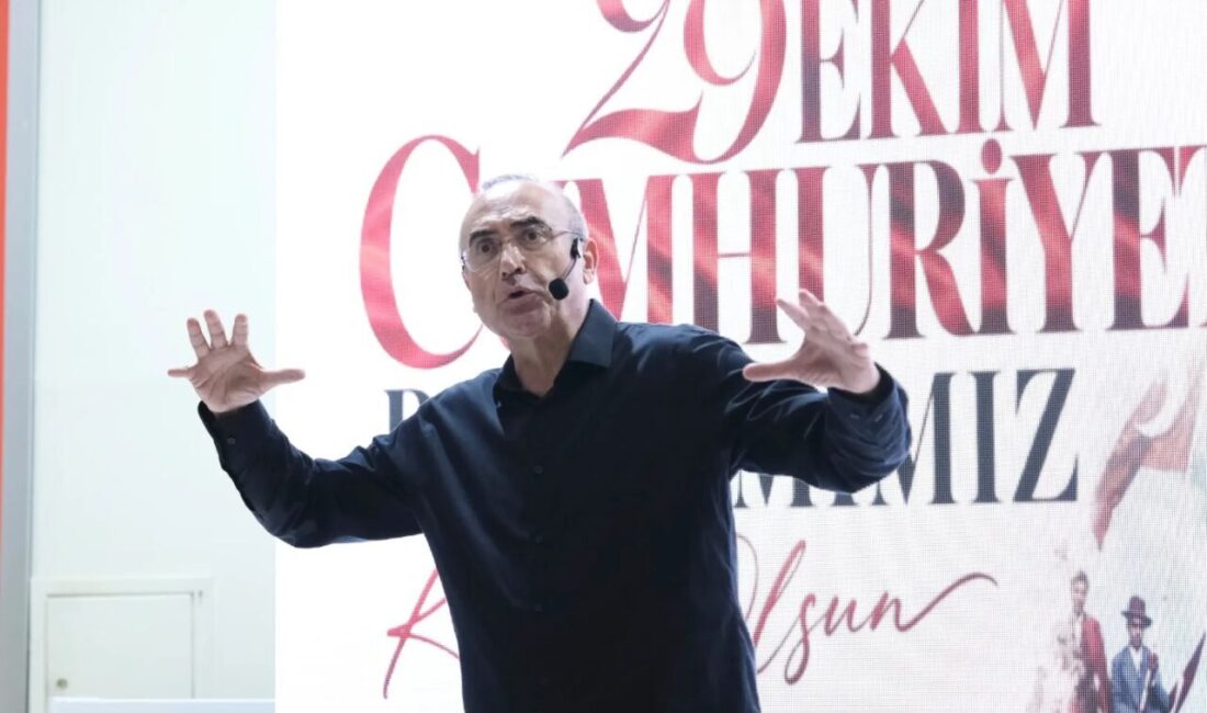 İzmit Belediyesi tarafından 29 Ekim Cumhuriyet Bayramı kutlamaları kapsamında düzenlenen