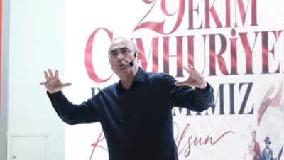 İzmit Belediyesi tarafından 29 Ekim Cumhuriyet Bayramı kutlamaları kapsamında düzenlenen