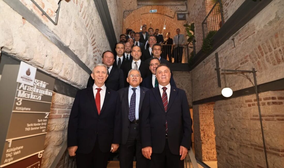 İstanbul Büyükşehir Belediyesi (İBB), Beyoğlu Perşembe Pazarı’ndaki tarihi Kuyumcu Han’ı,