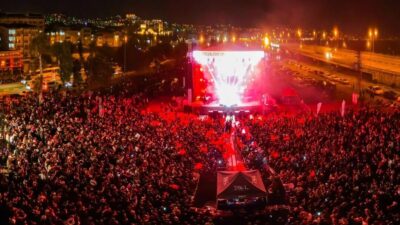 Trabzon Büyükşehir Belediyesi’nin düzenlediği Gastronomi Festivali’nde sahne alan Tuğçe Kandemir,