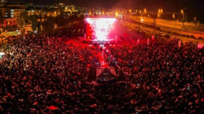 Trabzon Büyükşehir Belediyesi’nin düzenlediği Gastronomi Festivali’nde sahne alan Tuğçe Kandemir,