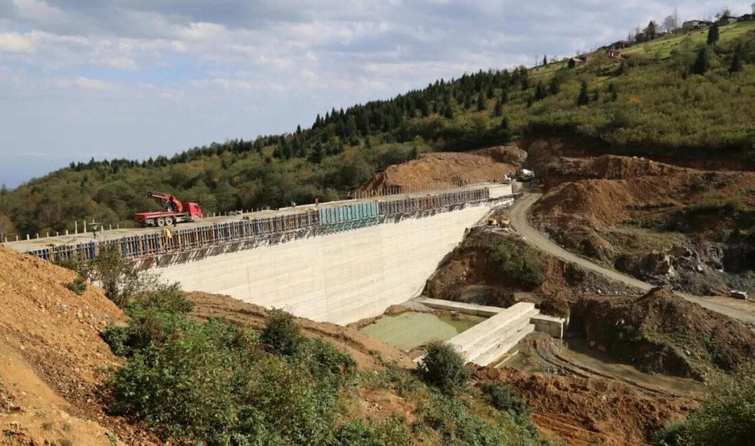 Trabzon Büyükşehir Belediye Başkanı Ahmet Metin Genç, DSİ Genel Müdürü