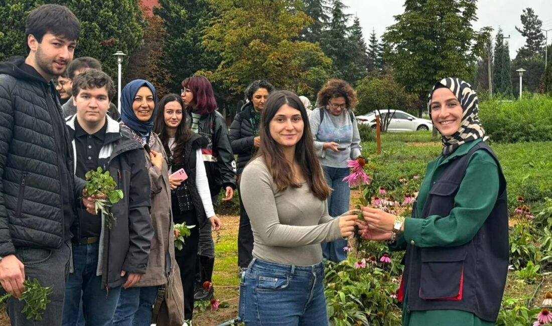 Üsküdar Üniversitesi öğrencileri, Kocaeli Büyükşehir Belediyesi’nin TABİP Projesi’nde tıbbi ve